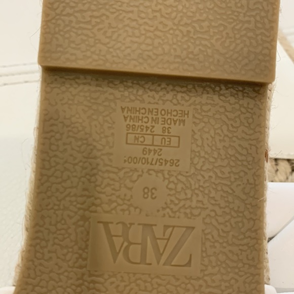 Shoes - Picture 4 of 5